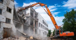Промышленный демонтаж зданий Климовск, цена от 2936 руб.
