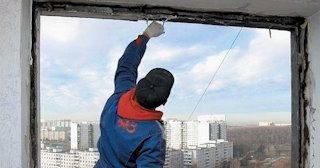 Демонтаж остекления балкона в Климовске - цена от 567 руб. - Сварной-Клс